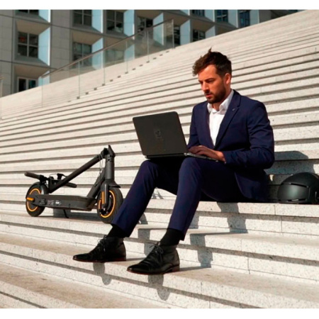 Электросамокат Ninebot KickScooter Max